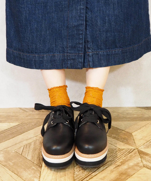 byあしながおじさん（バイアシナガオジサン）の「〈byあしながおじさん 〉　厚底レースアップシューズ（その他シューズ・レディース・アイボリー/ブラック/オレンジ・L/LL/S/M）」の3枚目の写真