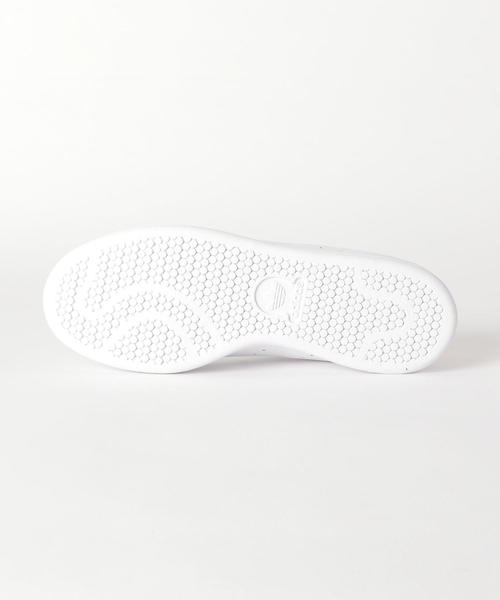 adidas Originals(アディダスオリジナルス)の「<adidas Originals(アディダス)>Stan Smith スタンスミス ゴールド レザースニーカー(スニーカー・レディース・ゴールド・25cm/24cm/24.5cm/23cm/23.5cm/22.5cm)」の6枚目の写真