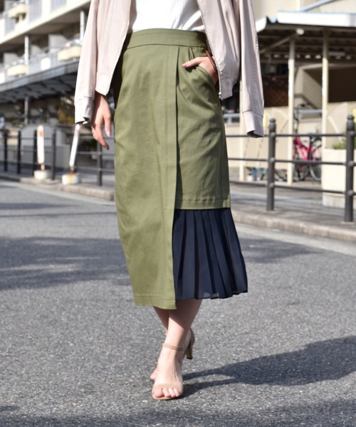 k*（ケイ）の「切替ワンポイント裾プリーツタイトロングスカート