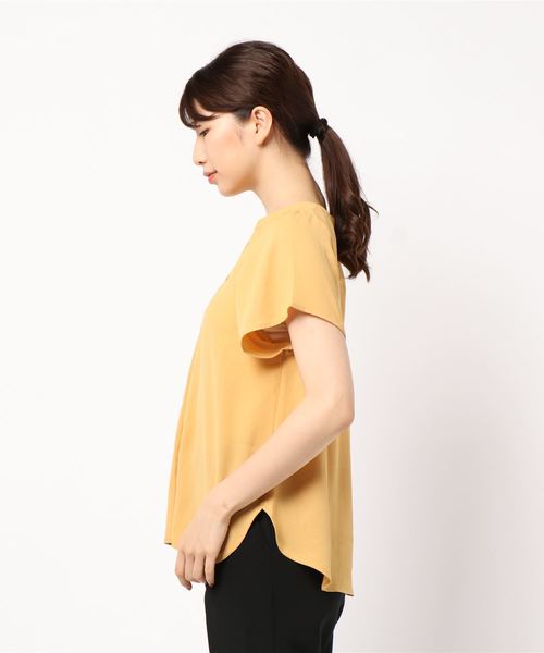 BELLUNA(ベルーナ)の「タック使いジョーゼット素材ブラウス(シャツ/ブラウス・レディース・イエロー/ネイビー/ホワイト系その他/レッド系その他/ブルー系その他・MEDIUM/LARGE/SMALL/X-LARGE/XX-LARGE/XXX-LARGE/XXXX-LARGE)」の17枚目の写真