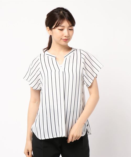 BELLUNA(ベルーナ)の「タック使いジョーゼット素材ブラウス(シャツ/ブラウス・レディース・イエロー/ネイビー/ホワイト系その他/レッド系その他/ブルー系その他・MEDIUM/LARGE/SMALL/X-LARGE/XX-LARGE/XXX-LARGE/XXXX-LARGE)」の12枚目の写真