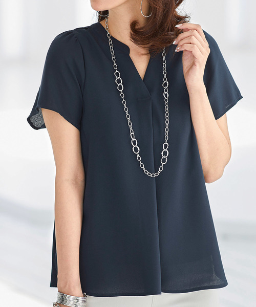 BELLUNA(ベルーナ)の「タック使いジョーゼット素材ブラウス(シャツ/ブラウス・レディース・イエロー/ネイビー/ホワイト系その他/レッド系その他/ブルー系その他・MEDIUM/LARGE/SMALL/X-LARGE/XX-LARGE/XXX-LARGE/XXXX-LARGE)」の13枚目の写真