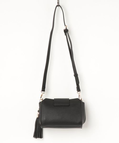 UNBILLION（アンビリオン）の「カシュカシュ cachecache / 差し込みフラップタッセル付きミニショルダーバッグ（ショルダーバッグ・レディース・ゴールド/その他/ブラック/パイソン/キャメル/ベージュ系その他/ベージュ系その他2/イエロー系その他・FREE）」の9枚目の写真