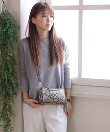 カシュカシュ cachecache / 差し込みフラップタッセル付きミニショルダーバッグ