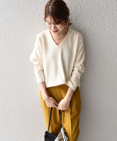 SHIPS(シップス)の「Vネックポンチジャージープルオーバー◇(Tシャツ/カットソー・レディース・オフホワイト/ベージュ/ライトブルー/オレンジ/ブラック/ベージュ系その他・ONE SIZE)」の7枚目の写真