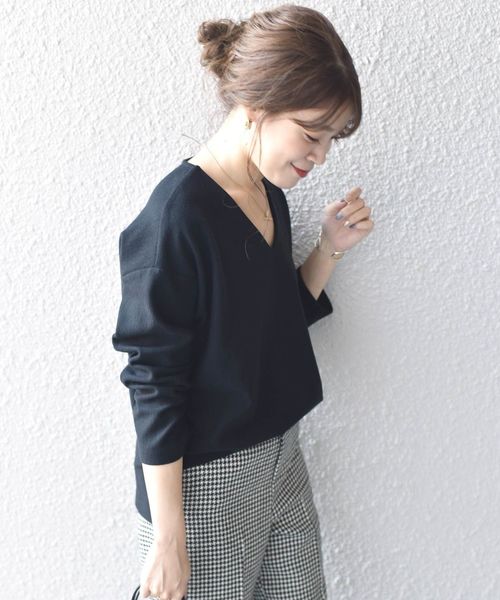 SHIPS(シップス)の「Vネックポンチジャージープルオーバー◇(Tシャツ/カットソー・レディース・オフホワイト/ベージュ/ライトブルー/オレンジ/ブラック/ベージュ系その他・ONE SIZE)」の11枚目の写真