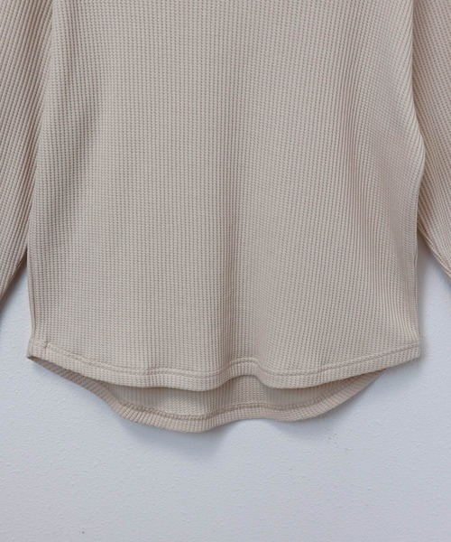 andme(アンドミー)の「ワッフル長袖キーネックTシャツ トップス(Tシャツ/カットソー・レディース・チャコールグレー/ブラック/アイボリー/グレー系その他/ベージュ・M)」の13枚目の写真