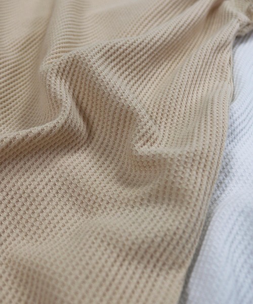andme(アンドミー)の「ワッフル長袖キーネックTシャツ トップス(Tシャツ/カットソー・レディース・チャコールグレー/ブラック/アイボリー/グレー系その他/ベージュ・M)」の14枚目の写真