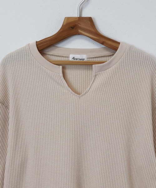 andme(アンドミー)の「ワッフル長袖キーネックTシャツ トップス(Tシャツ/カットソー・レディース・チャコールグレー/ブラック/アイボリー/グレー系その他/ベージュ・M)」の15枚目の写真
