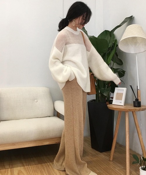 ABITOKYO（アビトーキョー）の「襟ぐり透けニット（ニット/セーター・レディース・オフホワイト/ベージュ・FREE）」の3枚目の写真