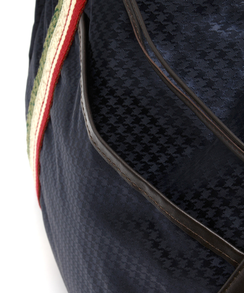 Orobianco（オロビアンコ）の「ｏｒｏｂｉａｎｃｏ　アリンナ バック（トートバッグ・レディース・ブラック系/ワイン系/ブラウン系/カーキ系/ネイビー系・F）」の7枚目の写真