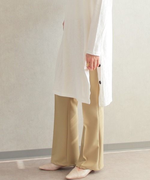 reca(レカ)の「センタープレス セミフレアパンツ(その他パンツ・レディース・ブラック/ベージュ/アイボリー・FREE)」の3枚目の写真