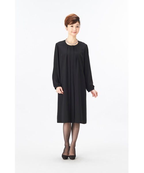 MONOIR(モノワール)の「濃染加工ゆったりサイズワンピース(ワンピース・レディース・ブラック・LL/3L/M/L)」の1枚目の写真