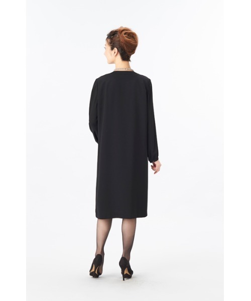 MONOIR(モノワール)の「濃染加工ゆったりサイズワンピース(ワンピース・レディース・ブラック・LL/3L/M/L)」の3枚目の写真