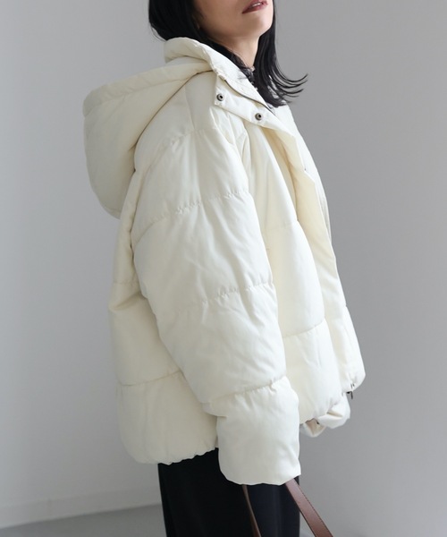 ap retro（アプレトロ）の「【選べる2素材】中綿フードブルゾン / スタンドブルゾン / フード取り外し可能（ダウンジャケット/コート・レディース・ブラック/ベージュ/アイボリー/ネイビー/オフホワイト/ライトグレー/ホワイト系その他/ブラック系その他/シルバー・FREE）」の12枚目の写真
