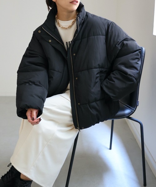 ap retro（アプレトロ）の「【選べる2素材】中綿フードブルゾン / スタンドブルゾン / フード取り外し可能（ダウンジャケット/コート・レディース・ブラック/ベージュ/アイボリー/ネイビー/オフホワイト/ライトグレー/ホワイト系その他/ブラック系その他/シルバー・FREE）」の19枚目の写真