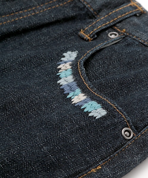 チチカカ(チチカカ)の「ヴィンテージパッチデニムパンツ(デニムパンツ・レディース・ホワイト/インディゴブルー・SMALL/MEDIUM/LARGE)」の8枚目の写真