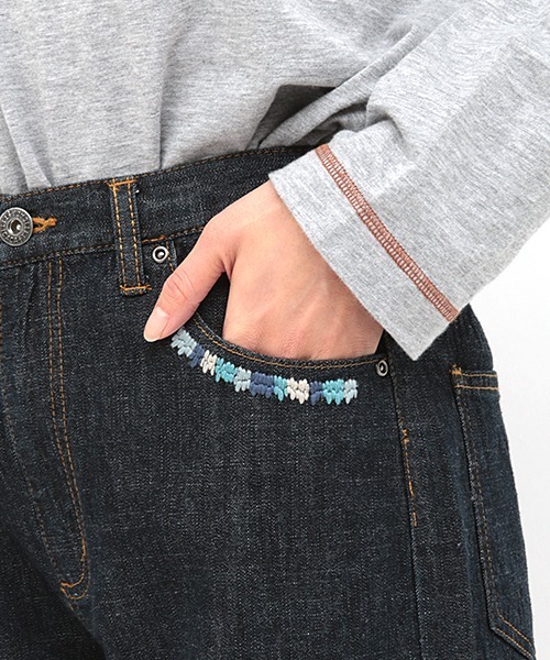 チチカカ(チチカカ)の「ヴィンテージパッチデニムパンツ(デニムパンツ・レディース・ホワイト/インディゴブルー・SMALL/MEDIUM/LARGE)」の19枚目の写真