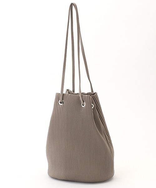 MONO COMME CA(モノコムサ)の「プリーツ トートバッグ(ハンドバッグ・レディース・ベージュ/グレー/アイボリー・FREE)」の10枚目の写真