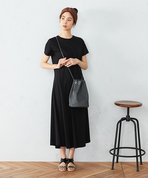 MONO COMME CA(モノコムサ)の「プリーツ トートバッグ(ハンドバッグ・レディース・ベージュ/グレー/アイボリー・FREE)」の6枚目の写真