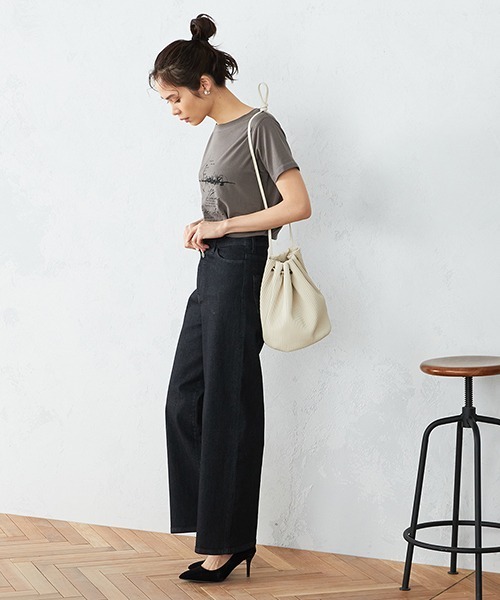 MONO COMME CA(モノコムサ)の「プリーツ トートバッグ(ハンドバッグ・レディース・ベージュ/グレー/アイボリー・FREE)」の11枚目の写真