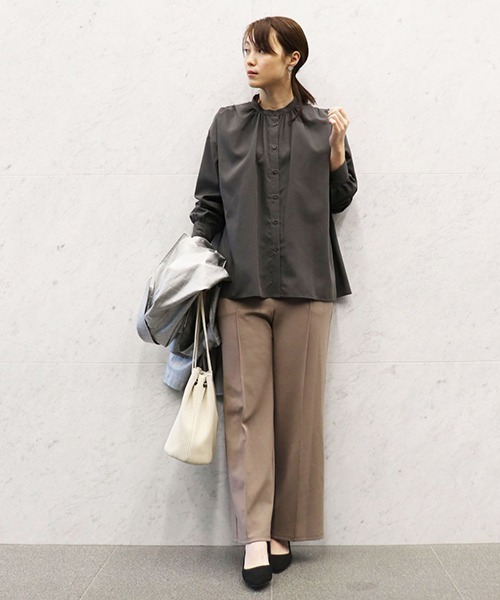 MONO COMME CA(モノコムサ)の「プリーツ トートバッグ(ハンドバッグ・レディース・ベージュ/グレー/アイボリー・FREE)」の17枚目の写真