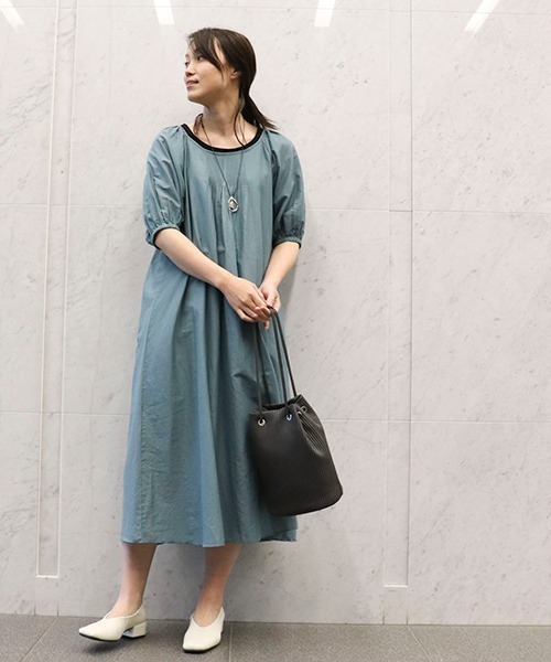 MONO COMME CA(モノコムサ)の「プリーツ トートバッグ(ハンドバッグ・レディース・ベージュ/グレー/アイボリー・FREE)」の19枚目の写真