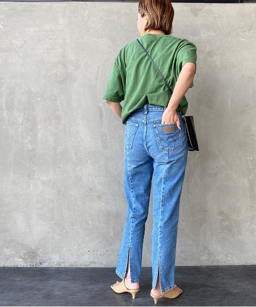 AMERICANA（アメリカーナ）の「[Americana×JEANS FACTORY/アメリカーナ×ジーンズファクトリー] 別注 硫化染め ロゴプリントビッグTシャツ（Tシャツ/カットソー・レディース・ホワイト/グリーン/スミクロ・ONE SIZE）」の8枚目の写真