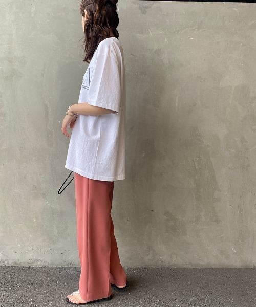 AMERICANA（アメリカーナ）の「[Americana×JEANS FACTORY/アメリカーナ×ジーンズファクトリー] 別注 硫化染め ロゴプリントビッグTシャツ（Tシャツ/カットソー・レディース・ホワイト/グリーン/スミクロ・ONE SIZE）」の6枚目の写真