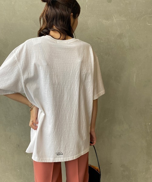 AMERICANA（アメリカーナ）の「[Americana×JEANS FACTORY/アメリカーナ×ジーンズファクトリー] 別注 硫化染め ロゴプリントビッグTシャツ（Tシャツ/カットソー・レディース・ホワイト/グリーン/スミクロ・ONE SIZE）」の18枚目の写真