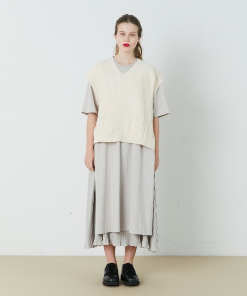 FRAPBOIS(フラボア)の「スリッT ワンピース(ワンピース・レディース・ブラック/グレー・1/0)」の17枚目の写真