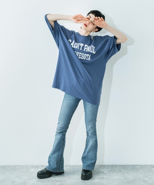 Ressaca(レサーカ)の「別注 オーバーサイズ カレッジロゴ フロントロゴTEE(Tシャツ/カットソー・メンズ・パープル/ホワイト/ブラック/グレイッシュベージュ/グレイッシュブルー/ホワイト系/ホワイト系1/ブラック系/ブラック系1・L/XL/M)」の20枚目の写真
