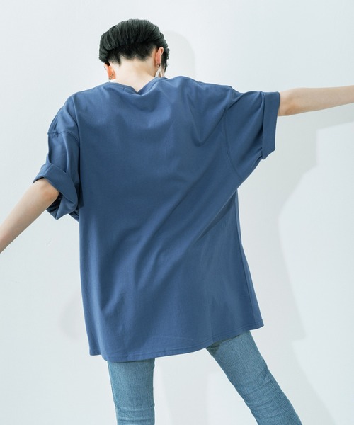 Ressaca(レサーカ)の「別注 オーバーサイズ カレッジロゴ フロントロゴTEE(Tシャツ/カットソー・メンズ・パープル/ホワイト/ブラック/グレイッシュベージュ/グレイッシュブルー/ホワイト系/ホワイト系1/ブラック系/ブラック系1・L/XL/M)」の18枚目の写真