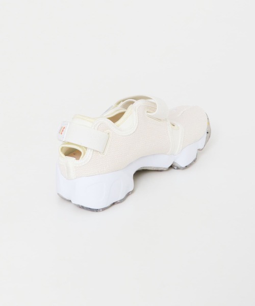 NIKE(ナイキ)の「NIKE エアリフト(サンダル・レディース・ベージュ系その他・23/24)」の4枚目の写真