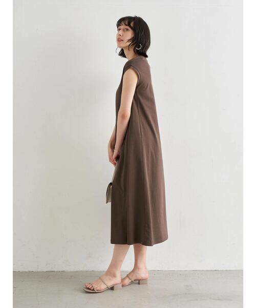 earth music&ecology（アースミュージックアンドエコロジー）の「Aラインスリーブレスカットワンピース　＊（ワンピース・レディース・ダークブラウン/グレイッシュベージュ/チャコールグレー/ブルーグリーン/ピンク系その他2・FREE）」の19枚目の写真