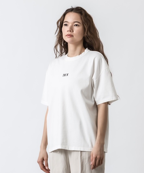 ALLUMER(アリュメール)の「クルーネックヴィンテージプリントTシャツ(THINK)(Tシャツ/カットソー・レディース・ホワイト/ブラック/ベージュ・1)」の12枚目の写真