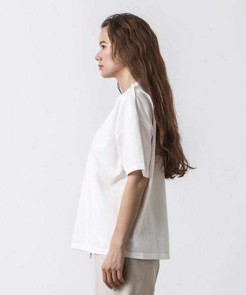 ALLUMER(アリュメール)の「クルーネックヴィンテージプリントTシャツ(THINK)(Tシャツ/カットソー・レディース・ホワイト/ブラック/ベージュ・1)」の17枚目の写真