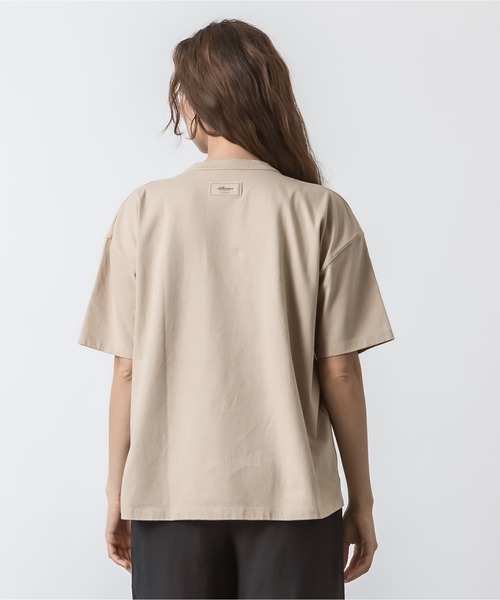 ALLUMER(アリュメール)の「クルーネックヴィンテージプリントTシャツ(THINK)(Tシャツ/カットソー・レディース・ホワイト/ブラック/ベージュ・1)」の5枚目の写真