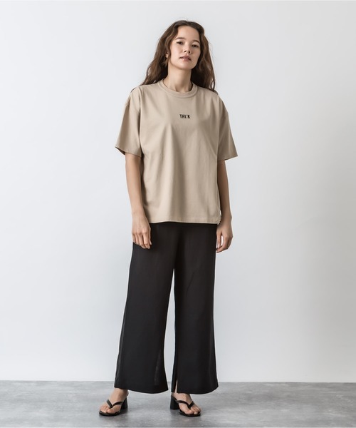 ALLUMER(アリュメール)の「クルーネックヴィンテージプリントTシャツ(THINK)(Tシャツ/カットソー・レディース・ホワイト/ブラック/ベージュ・1)」の14枚目の写真