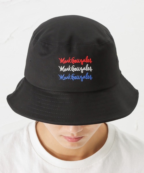Mark Gonzales（マーク・ゴンザレス）の「サインロゴを刺繍したバケットハット（ハット・メンズ・ブラック/ベージュ/ネイビー・フリー）」の5枚目の写真