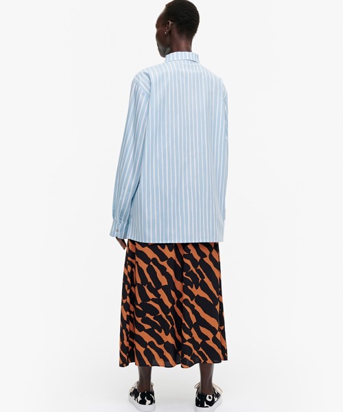 marimekko(マリメッコ)の「PICCOLO / Jokapoika shirt(シャツ/ブラウス・レディース・ライトブルー・SMALL/LARGE/X-SMALL)」の5枚目の写真