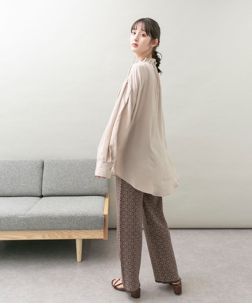 UR Lab.(アーバンリサーチラボ)の「UR Lab. ドロストギャザーブラウス(シャツ/ブラウス・レディース・ブラック/ホワイト系その他/ライトベージュ・FREE)」の17枚目の写真