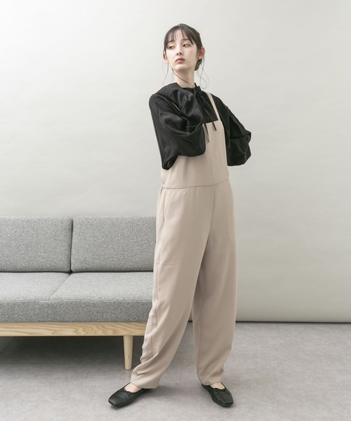 UR Lab.(アーバンリサーチラボ)の「UR Lab. ドロストギャザーブラウス(シャツ/ブラウス・レディース・ブラック/ホワイト系その他/ライトベージュ・FREE)」の8枚目の写真