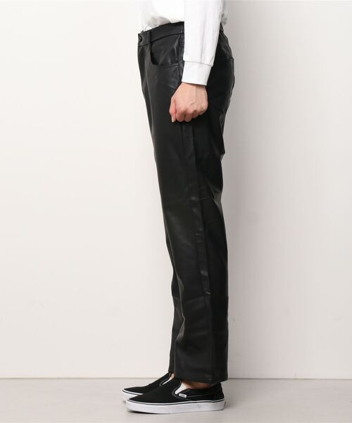 WEGO（ウィゴー）の「WEGO/フェイクレザーセミフレアパンツ（スラックス・メンズ・ブラック・MEDIUM/LARGE）」の11枚目の写真