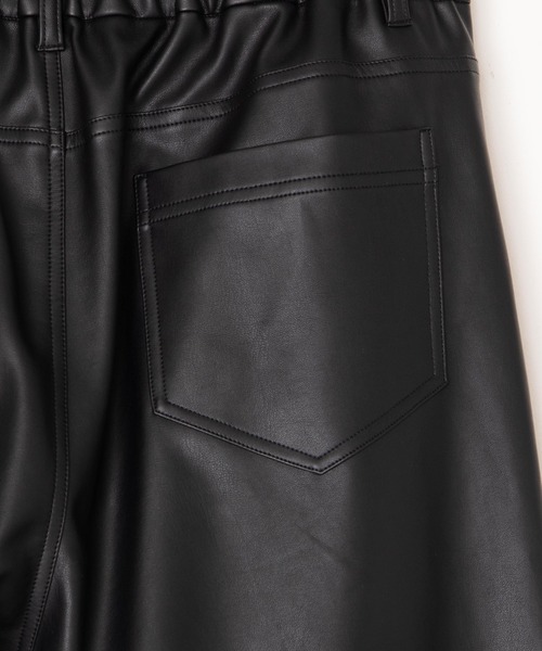 WEGO（ウィゴー）の「WEGO/フェイクレザーセミフレアパンツ（スラックス・メンズ・ブラック・MEDIUM/LARGE）」の7枚目の写真