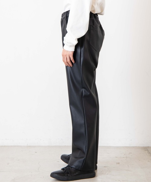 WEGO（ウィゴー）の「WEGO/フェイクレザーセミフレアパンツ（スラックス・メンズ・ブラック・MEDIUM/LARGE）」の14枚目の写真