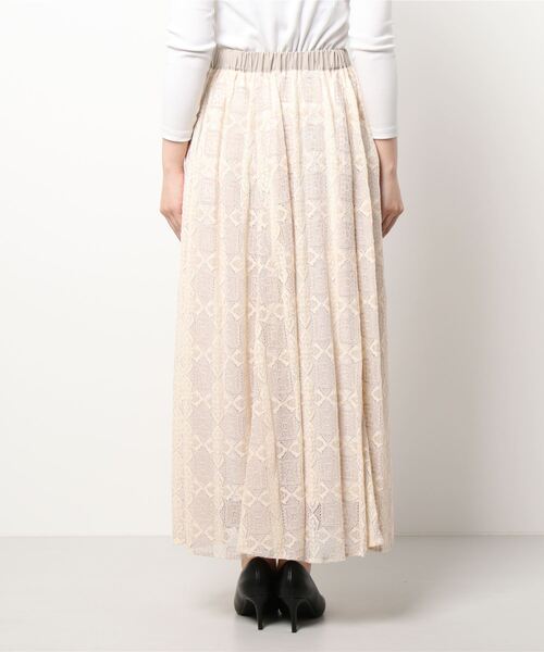 Lui's(ルイス)の「レースフレアロングスカート(スカート・レディース・オフホワイト/ブラック/グリーン・FREE)」の5枚目の写真