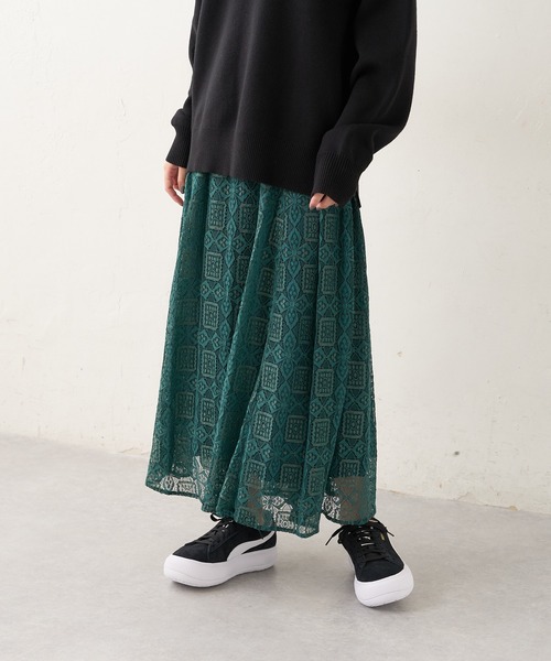 Lui's(ルイス)の「レースフレアロングスカート(スカート・レディース・オフホワイト/ブラック/グリーン・FREE)」の3枚目の写真