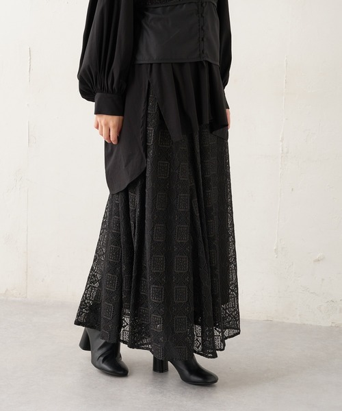 Lui's(ルイス)の「レースフレアロングスカート(スカート・レディース・オフホワイト/ブラック/グリーン・FREE)」の2枚目の写真