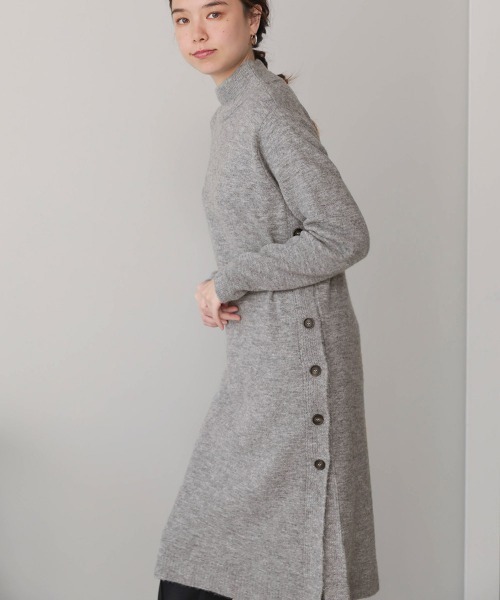 Bou Jeloud(ブージュルード)の「モヘヤ混サイド釦ロングニットワンピース(ワンピース・レディース・ライトグレー/オレンジ/モカ・FREE)」の2枚目の写真